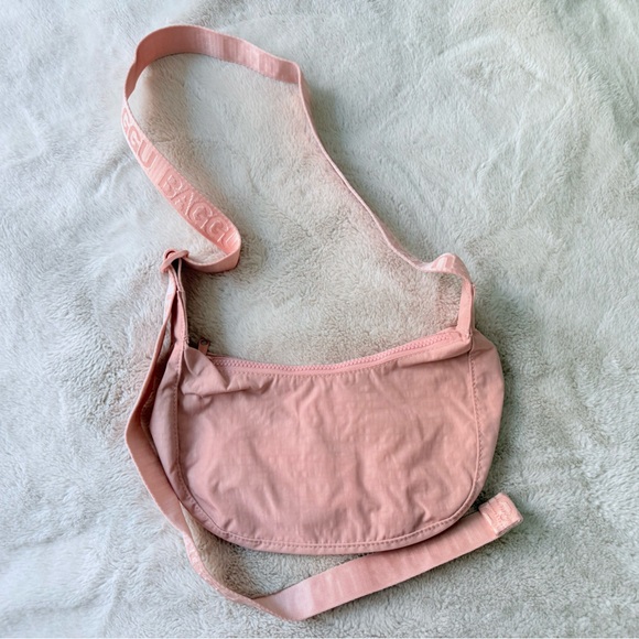 NWT BAGGU Small Nylon Crescent Bag Rose Tan